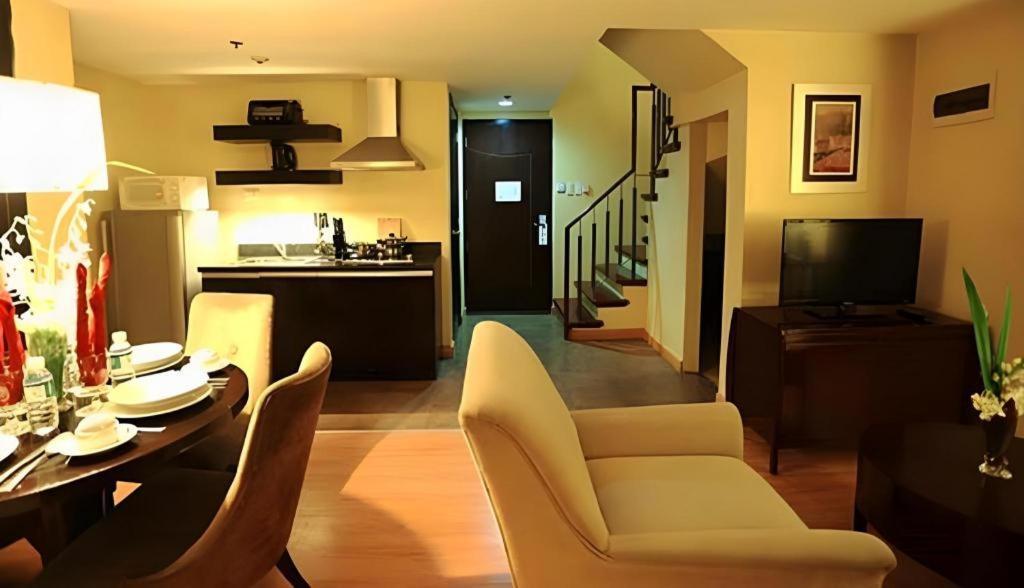 Lancaster Hotel Manila Мандалуйонг Экстерьер фото