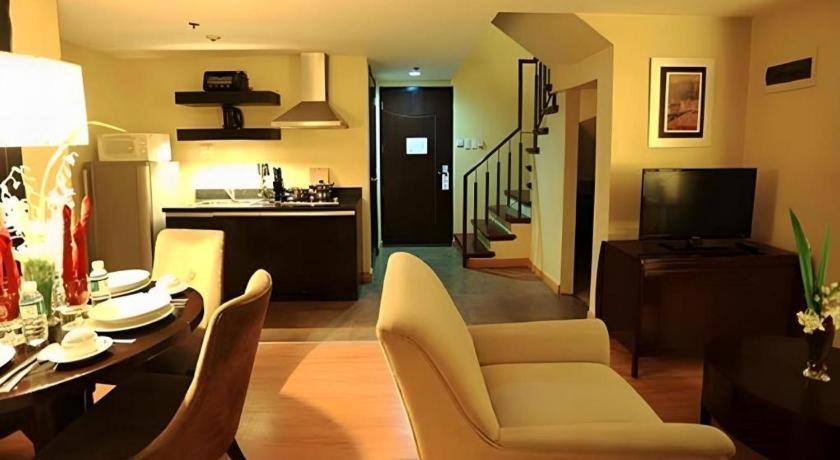 Lancaster Hotel Manila Мандалуйонг Экстерьер фото