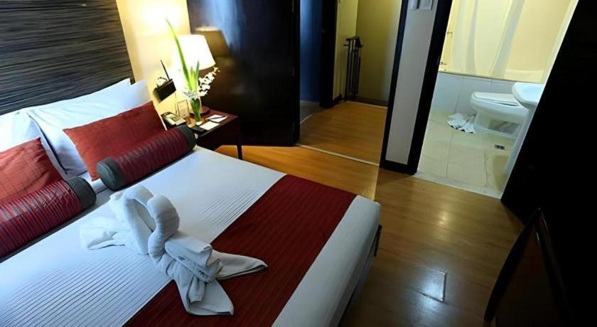 Lancaster Hotel Manila Мандалуйонг Экстерьер фото